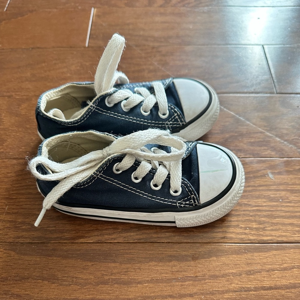 Infant size 6 navy blue converse